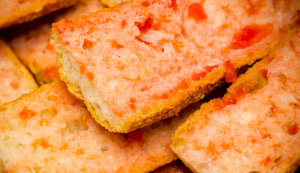 Pan tostado con tomate fresco, ajo y aceite de oliva.