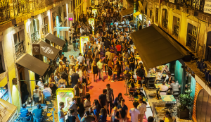 Lisboa tiene una de las escenas nocturnas más animadas de Europa, y lo mejor de todo es que no tienes que gastar una fortuna para disfrutarla.